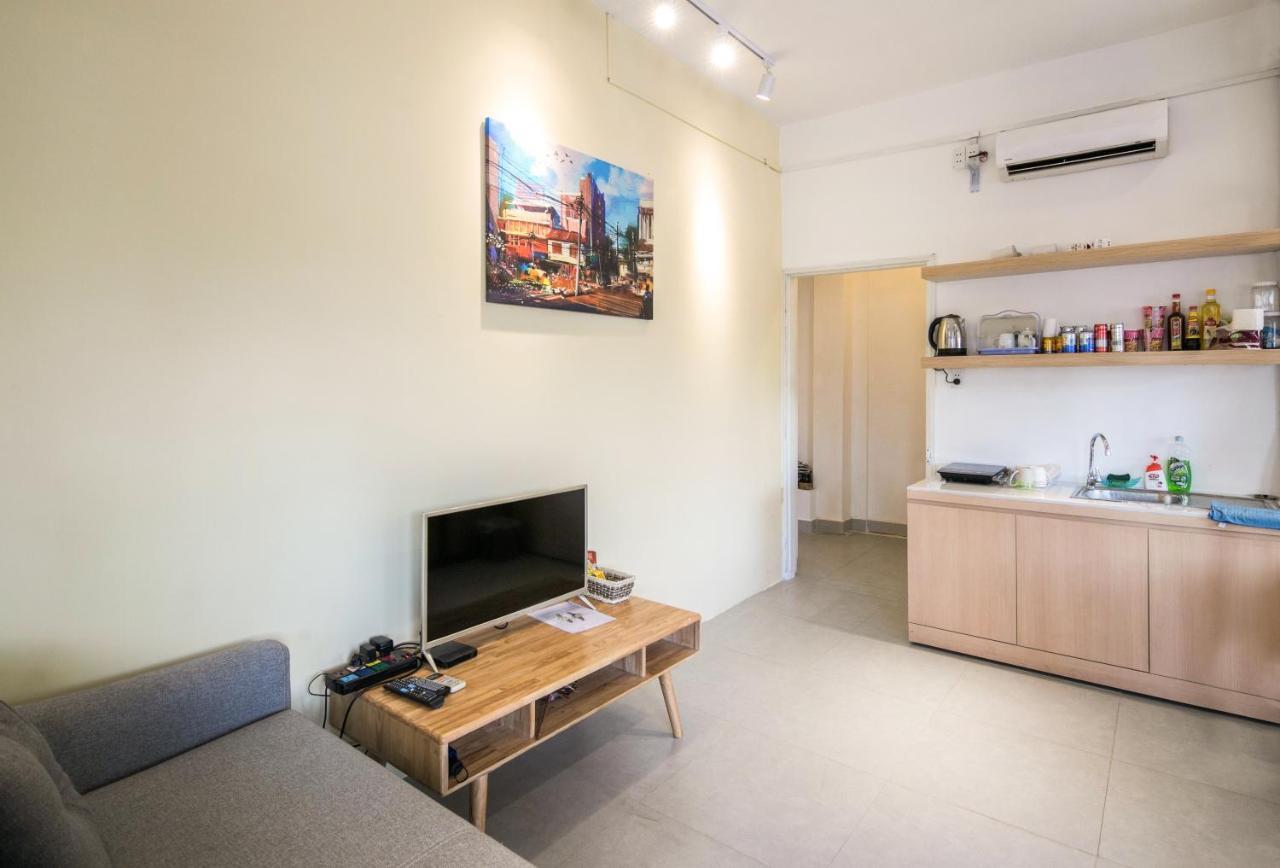 مدينة هوشي منه Scandinavian Apartment With Balcony In Bui Vien المظهر الخارجي الصورة
